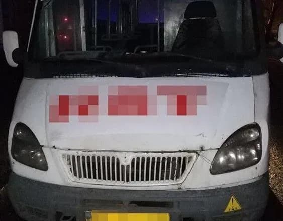 vodiy-bez-prav-voziv-lyudey-u-marshruttsi-v-mikolayevi