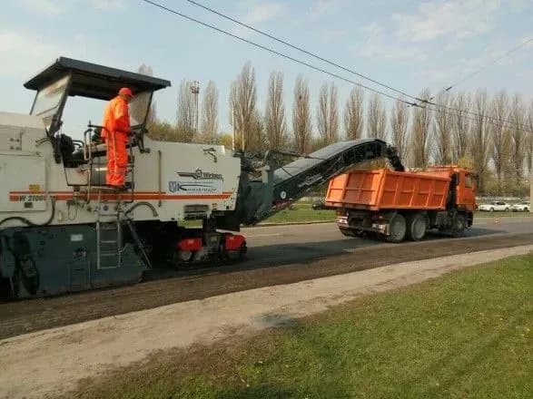 v-usikh-rayonakh-stolitsi-trivaye-potochniy-remont-dorig-kmda