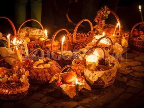 mitropolit-epifaniy-osvyativ-paski-dlya-voyiniv-na-peredoviy