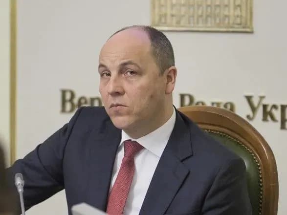 parubiy-rozpoviv-koli-napishe-zayavu-pro-vidstavku