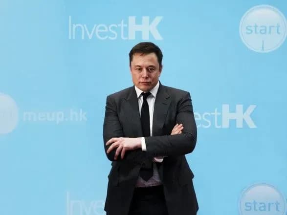 mask-zayaviv-pro-podviyni-standarti-u-visvitlenni-zaymannya-avtomobilya-tesla