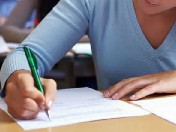 mon-zaprovadit-dvorivneviy-ispit-z-ukrayinskoyi-movi