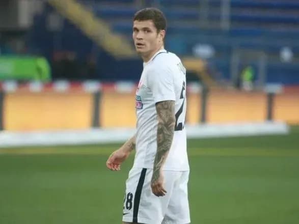 futbolista-zori-viznali-gravtsem-turu-v-upl