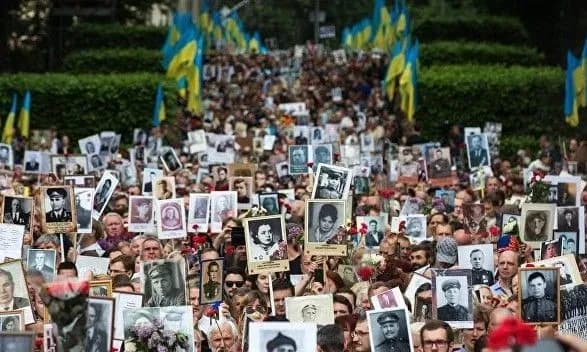 na-uchast-u-marshi-bezsmertniy-polk-zayavleno-5-tisyach-osib