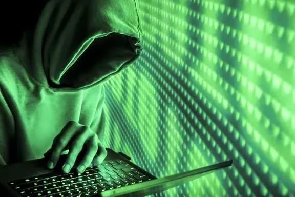 u-khmelnitskomu-khlopets-prodavav-konfidentsiyni-dani-na-khakerskikh-forumakh