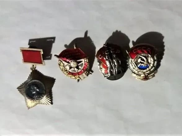 ukrayinets-viz-z-okupovanogo-krimu-radyanski-nagorodi