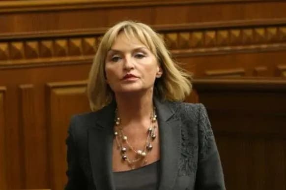 lutsenko-podala-u-vidstavku