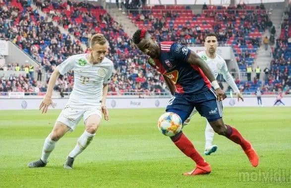 pivzakhisnik-petryak-zminiv-ferentsvarosh-na-ugorsku-komandu-konkurenta