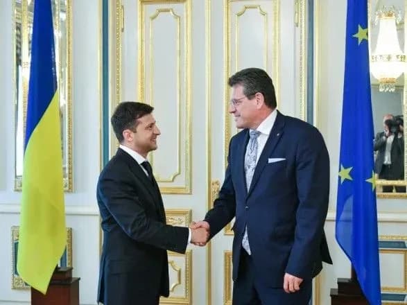 zelenskiy-obgovoriv-z-vitse-prezidentom-yevrokomisiyi-sanktsiyi-proti-rf