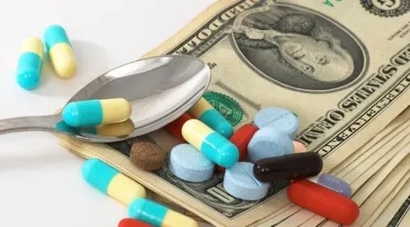 v-ukrayini-podorozhchali-antibiotiki-zharoznizhuvalni-ta-znebolyuvalni-preparati