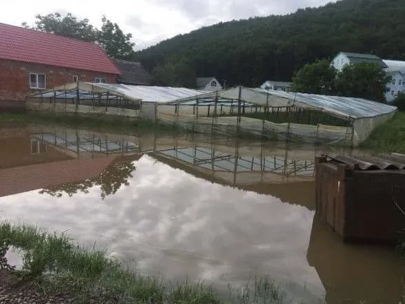 na-zakarpatti-cherez-negodu-poshkodzheno-15-mostiv