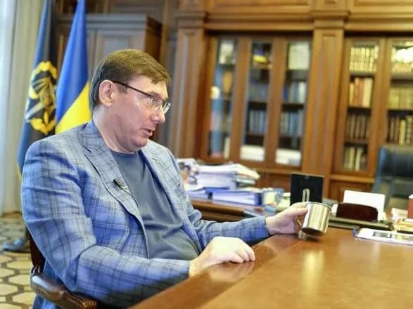 lutsenko-zayaviv-scho-pislya-parlamentskikh-viboriv-pide-u-politiku