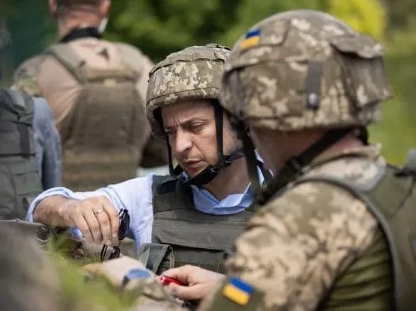 zelenskiy-zdiysniv-pershu-robochu-poyizdku-na-luganschinu