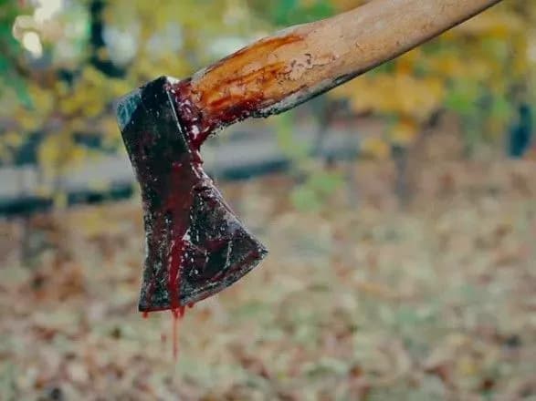 cholovik-vbiv-znayomogo-sokiroyu-i-zakopav-trup-na-podviryi