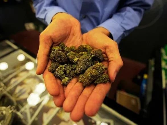 viyskovogo-na-donbasi-spiymali-na-torgivli-narkotikami