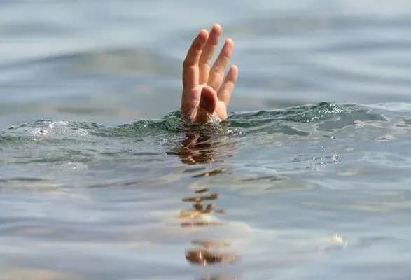 pid-chas-kupannya-u-richtsi-zaginuv-inspektor-patrulnoyi-politsiyi