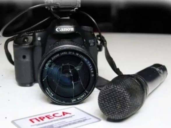 z-pochatku-roku-zafiksuvali-30-vipadkiv-zastosuvannya-sili-do-zhurnalistiv-nszhu