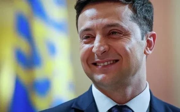 zelenskiy-dav-intervyu-pid-chas-zanyat-na-velotrenazheri