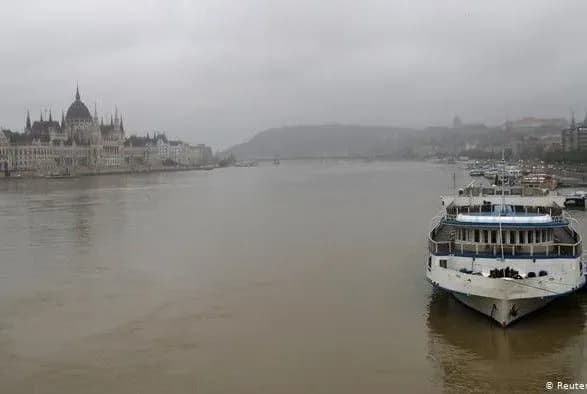 ukrayinskiy-kapitan-pered-zitknennyam-suden-u-budapeshti-potrapiv-v-avariyu-v-niderlandakh