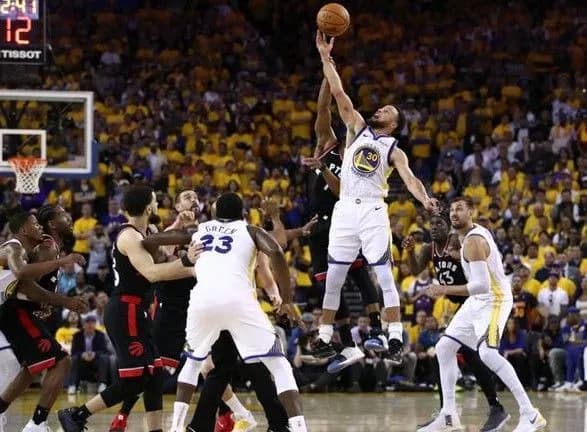 sorok-sim-ochok-vid-lidera-golden-steyt-ne-vryatuvali-yikh-vid-drugoyi-porazki-u-finali-nba