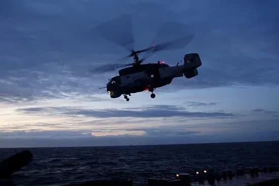 u-nyu-yorku-vertolit-vrizavsya-v-budivlyu