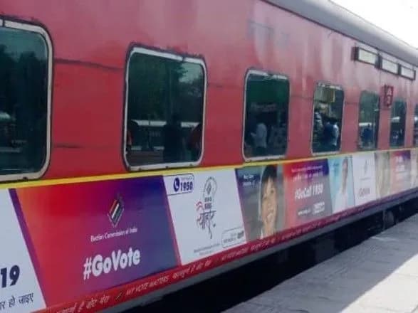 chetvero-lyudey-pomerli-u-poyizdi-v-indiyi-cherez-speku