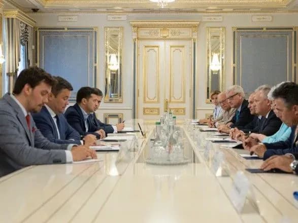 zelenskiy-rozpoviv-predstavnikam-yes-pro-rezultati-vizitiv-do-frantsiyi-ta-nimechchini