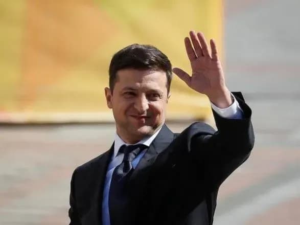 zelenskomu-doviryayut-mayzhe-70-ukrayintsiv-opituvannya
