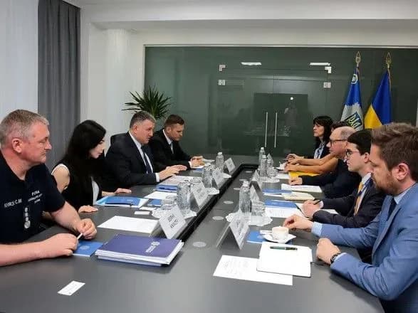 avakov-zustrivsya-z-golovoyu-misiyi-bdipl-obsye-v-ukrayini-govorili-pro-bezpeku-na-viborakh