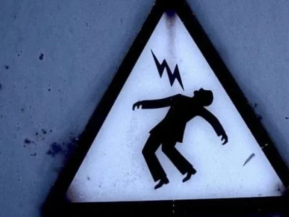 na-odeschini-ditinu-vbilo-strumom