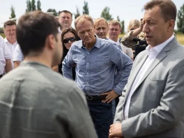 tusk-pro-vizit-na-donbas-tragediya-na-skhodi-ukrayini-prodovzhuyetsya