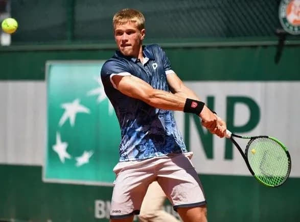 dvoye-ukrayinskikh-yunioriv-peremogli-na-starti-vimbldonu