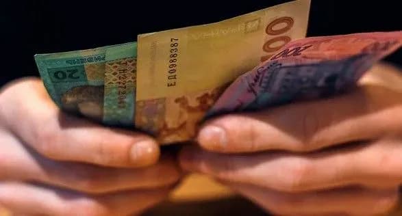 kabmin-obitsyaye-oprilyudniti-model-z-pidvischennyam-zarplat-vchitelyam