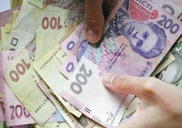 uryad-skhvaliv-rishennya-pro-pidvischennya-zarplat-osvityanam