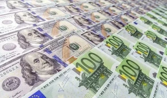 nbu-vartist-dolara-dosyagla-minimumu-z-serpnya-2017-roku