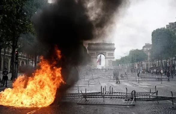 protesti-zhovtikh-zhiteletiv-zatrimano-ponad-150-osib