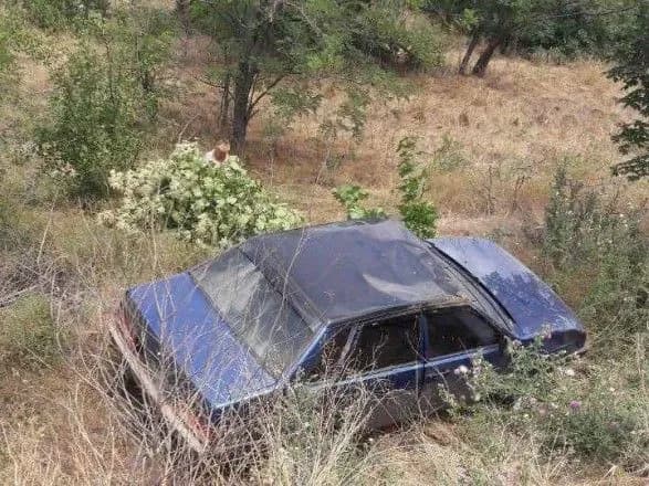 vodiy-avtomobilya-vaz-nayikhav-na-grupu-velosipedistiv-pid-mikolayevom-6-ditey-v-likarni