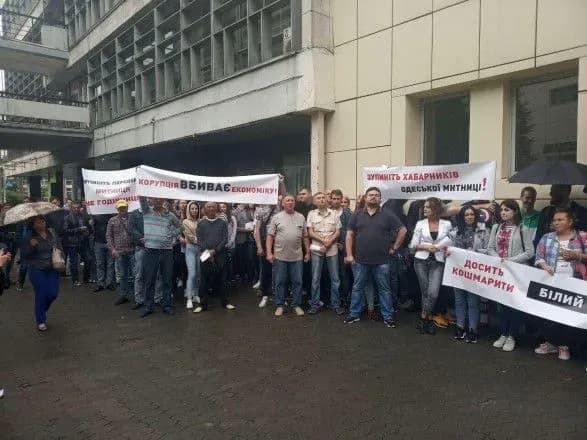 koruptsiya-na-odeskiy-mitnitsi-90-tkanini-oformlyuyetsya-za-nulovoyu-stavkoyu-mita