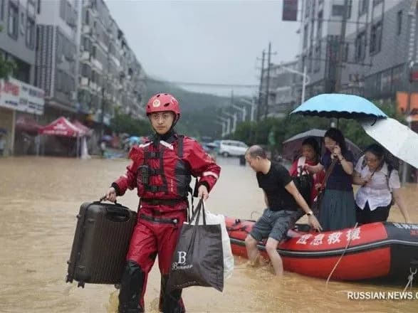 kitay-prodovzhuye-poterpati-vid-prolivnikh-doschiv