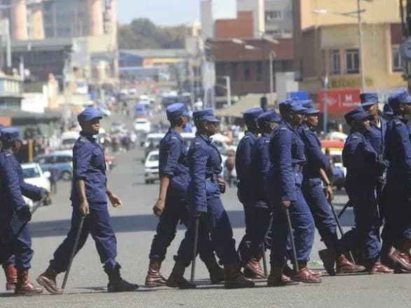 zimbabve-vtratilo-ponad-100-mlrd-dolariv-cherez-sanktsiyi