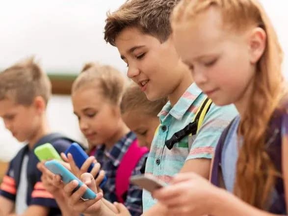 kuleba-zaproponuvav-pravila-koristuvannya-gadzhetami-yaki-mayut-znati-diti