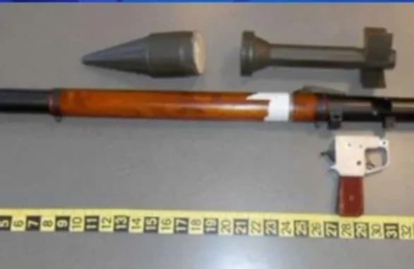 viyskovosluzhbovets-ssha-namagavsya-provezti-raketnu-ustanovku-yak-suvenir