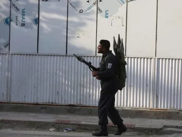 kilkist-zagiblikh-pri-atatsi-na-ofis-v-afganistani-zrosla-do-20