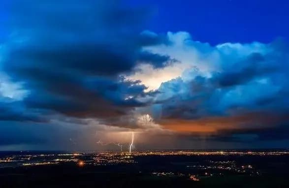 ukrayintsiv-poperedili-pro-grozi-ta-grad-6