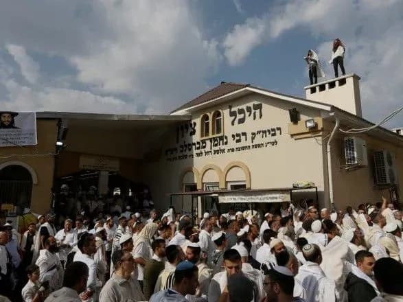 izrayilskiy-sud-zaboroniv-nichni-aviareysi-v-ukrayinu-dlya-palomnikiv-khasidiv-zmi