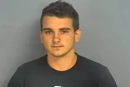 virishiv-provesti-eksperiment-zhitel-missuri-priyshov-v-walmart-z-gvintivkoyu