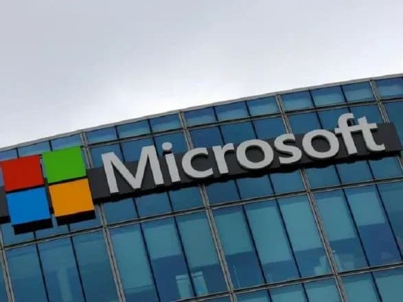 microsoft-takozh-ziznalasya-u-proslukhovuvanni-koristuvachiv
