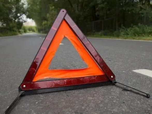 dva-legkoviki-zitknulisya-na-mizhnarodniy-trasi-zaginula-ditina