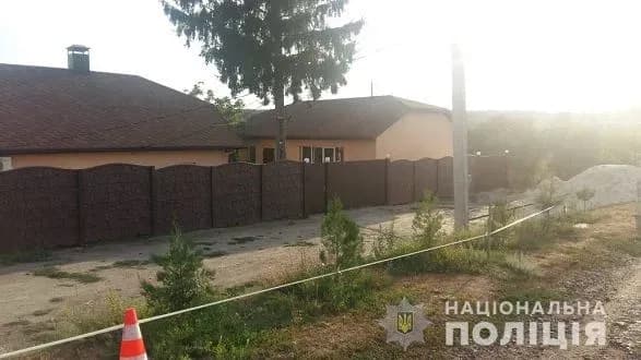 cholovik-vpav-z-visoti-pid-chas-remontu-u-budinku