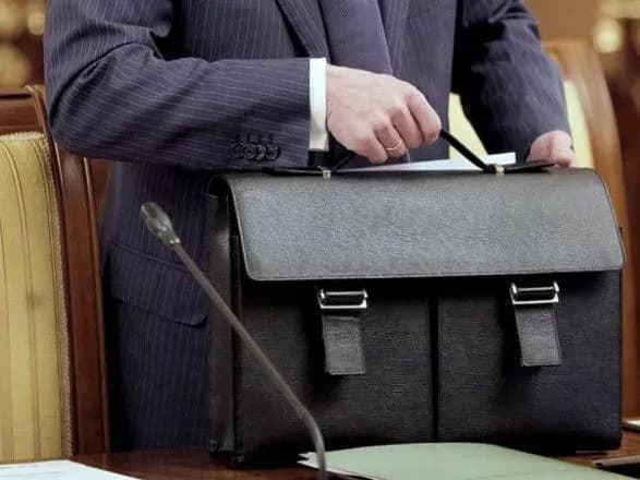 u-zelenskogo-vidkrili-konkurs-na-posadi-goliv-rda-u-6-oblastyakh